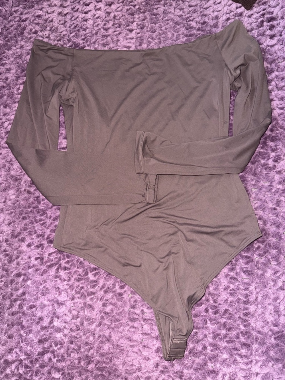 Off-the-Shoulder Long Sleeve Bodysuit in Mauve Brown